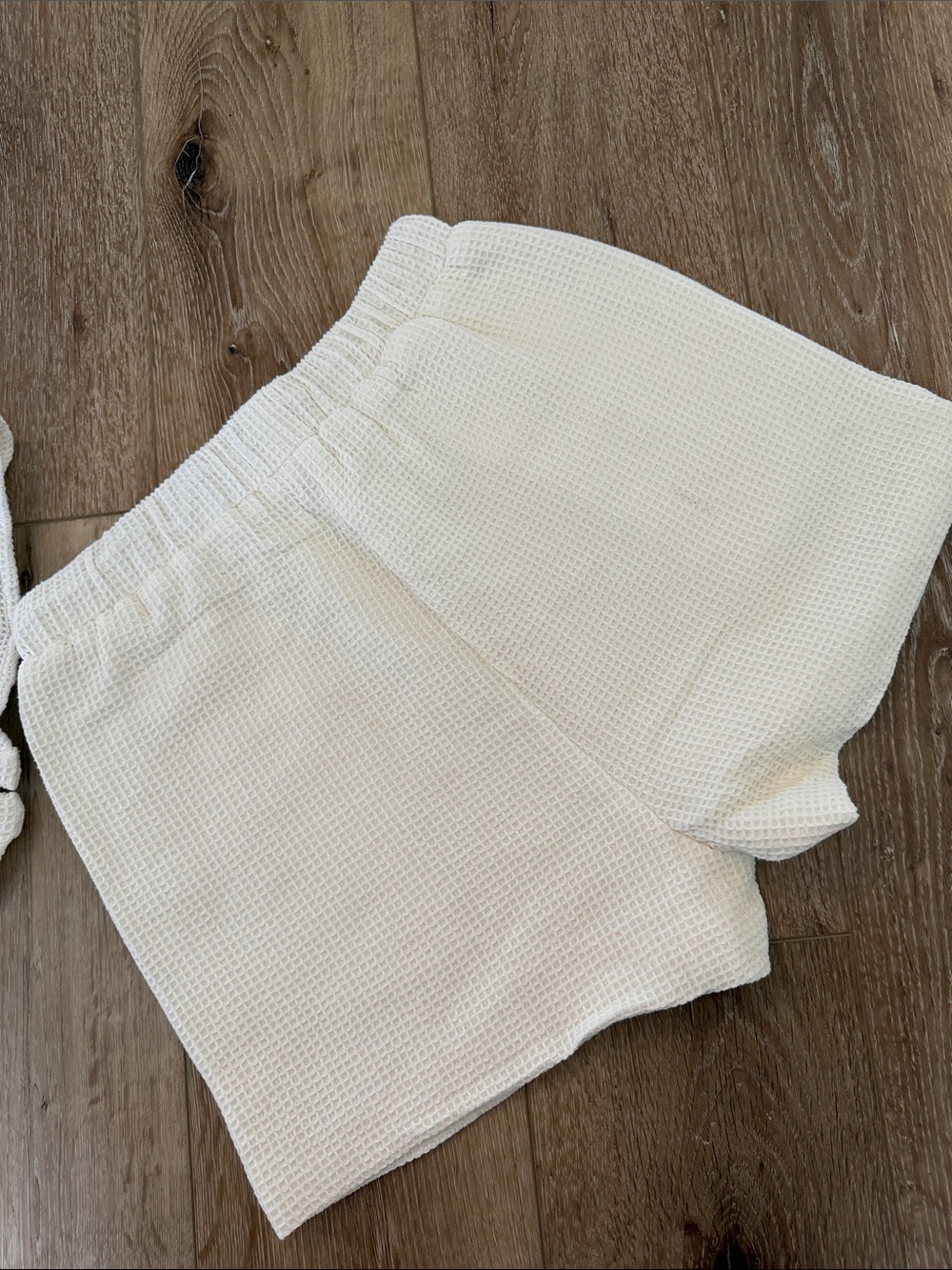 Cream Knit High-Waist Shorts Set- top and shorts included - Picture 5 of 7
